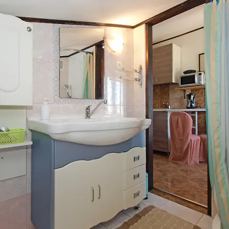 Suzana 1608 Apartman *