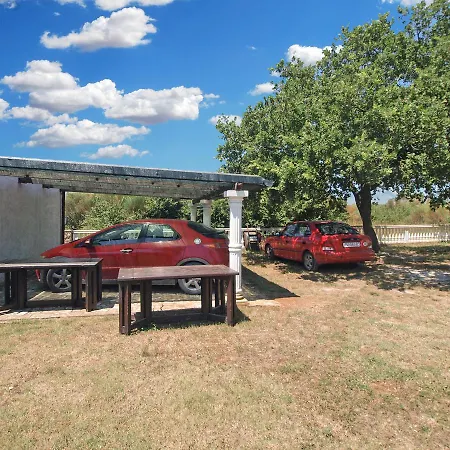 Suzana 1608 Apartman *