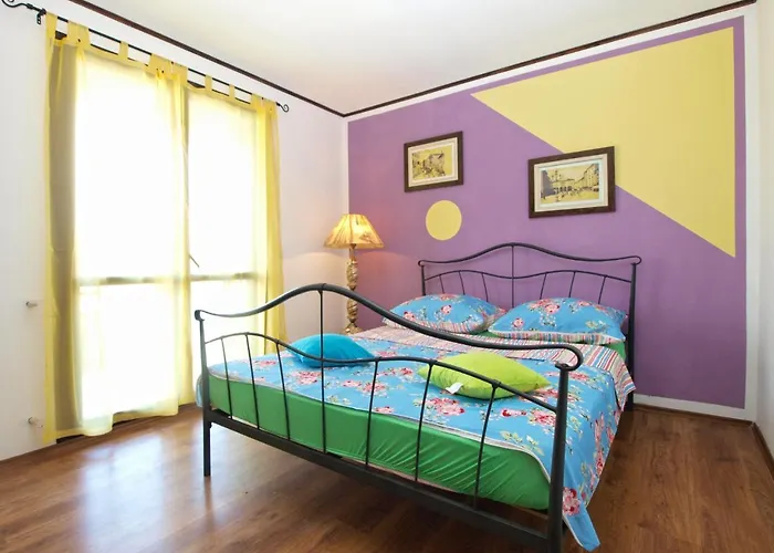 Suzana 1608 * Πούλα